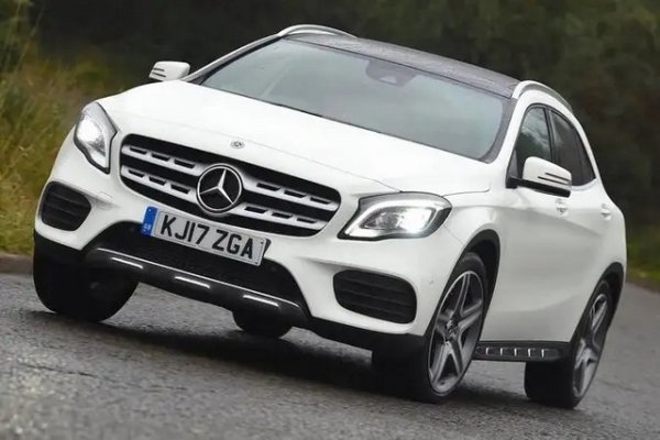 Mercedes GLA впечатлява с практичност, простор и добра стойност като употребяван автомобил. Освен това е стабилен избор, според собствениците, които казват, че само 18% от колите им са имали проблеми, разделени поравно между спирачките, двигателя и интериора. Две трети от колите са били годни за движение, а една трета са ремонтирани за ден. Само за една трета е била необходимо повече от седмица за ремонт. Mercedes поема разходите за две трети от ремонта, а тези, които са платили, не са се охарчили много.
Рейтинг на надеждност 94,1%